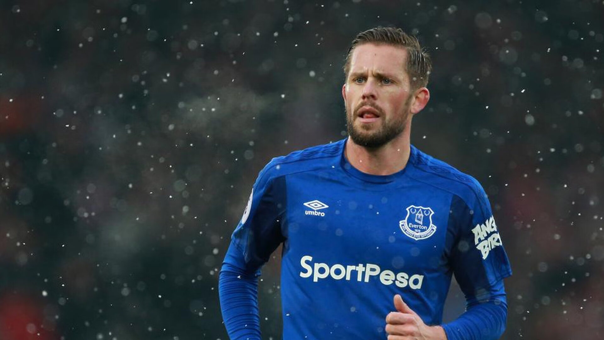 “腰旗橄榄球：新型竞技方式成为东部新区的焦点”